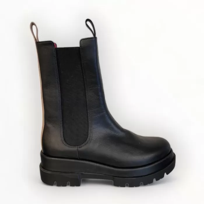 Le Babe Ankle Boots- Black Leather Chelsea Boot