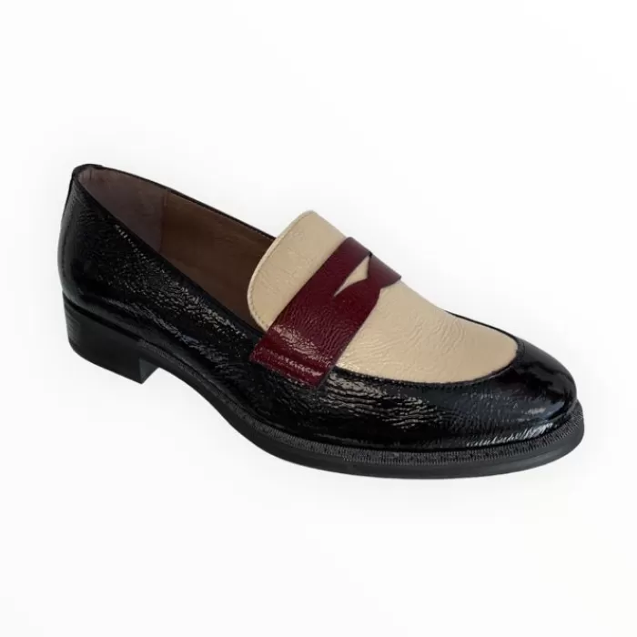 Wonders Flats- Robin Black & Cream Loafer Black And Cream With A Wine Trim.